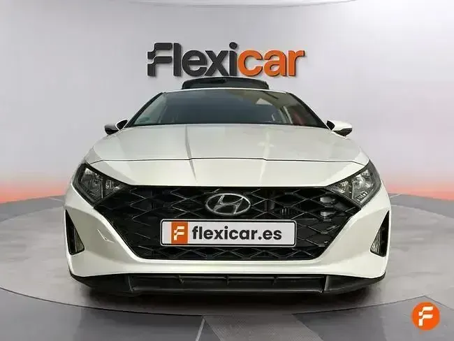 Usado Hyundai i20 100 CV (73 kW) 2021 Blanco Utilitario