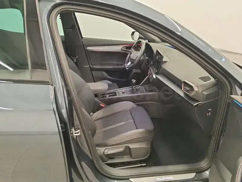 Usado Cupra Formentor 150 CV (110 kW) 2022 Gris / plata SUV