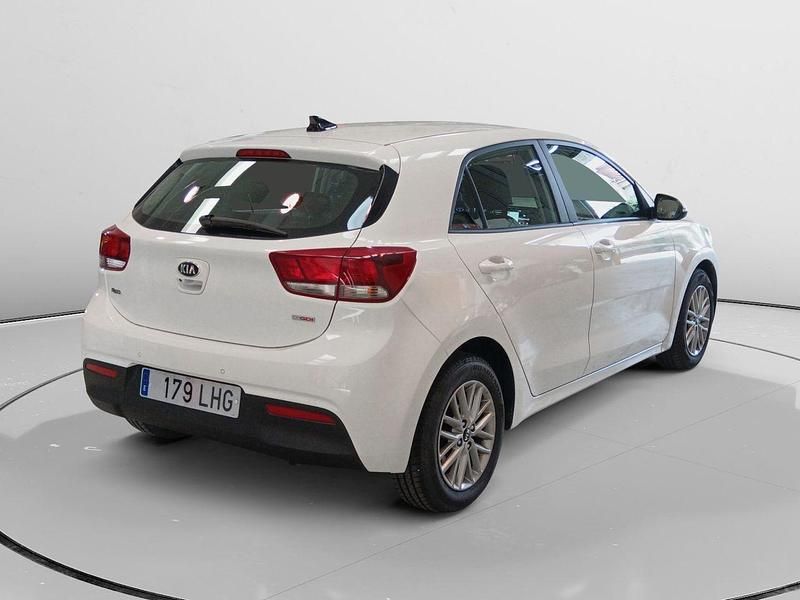 Usado Kia Rio 101 CV (74 kW) 2020 Blanco Berlina