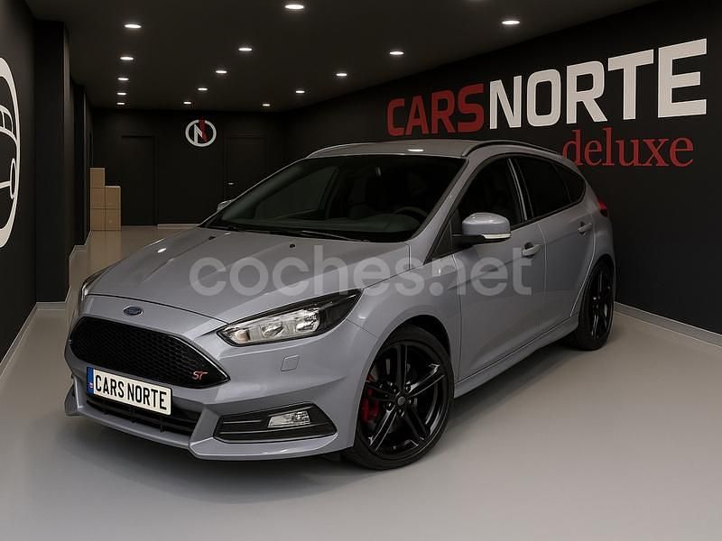 Gris / plata Usado 2015 Ford Focus ST Berlina | 18.490 € (Precio justo) - Imagen 1/4