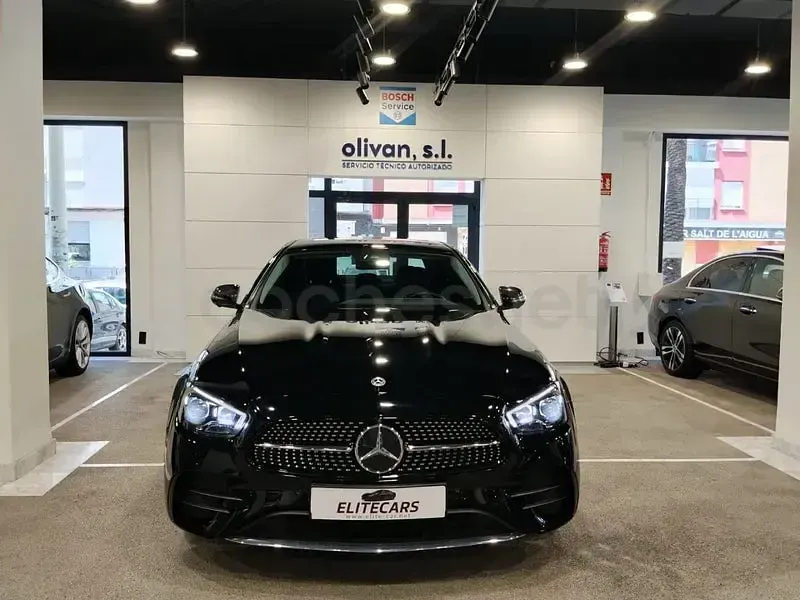 Usado Mercedes E300 306 CV (225 kW) 2022 Negro Berlina