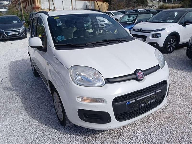 Usado Fiat Panda Young 70 HP (51 kW) 2016 Branco Citadino