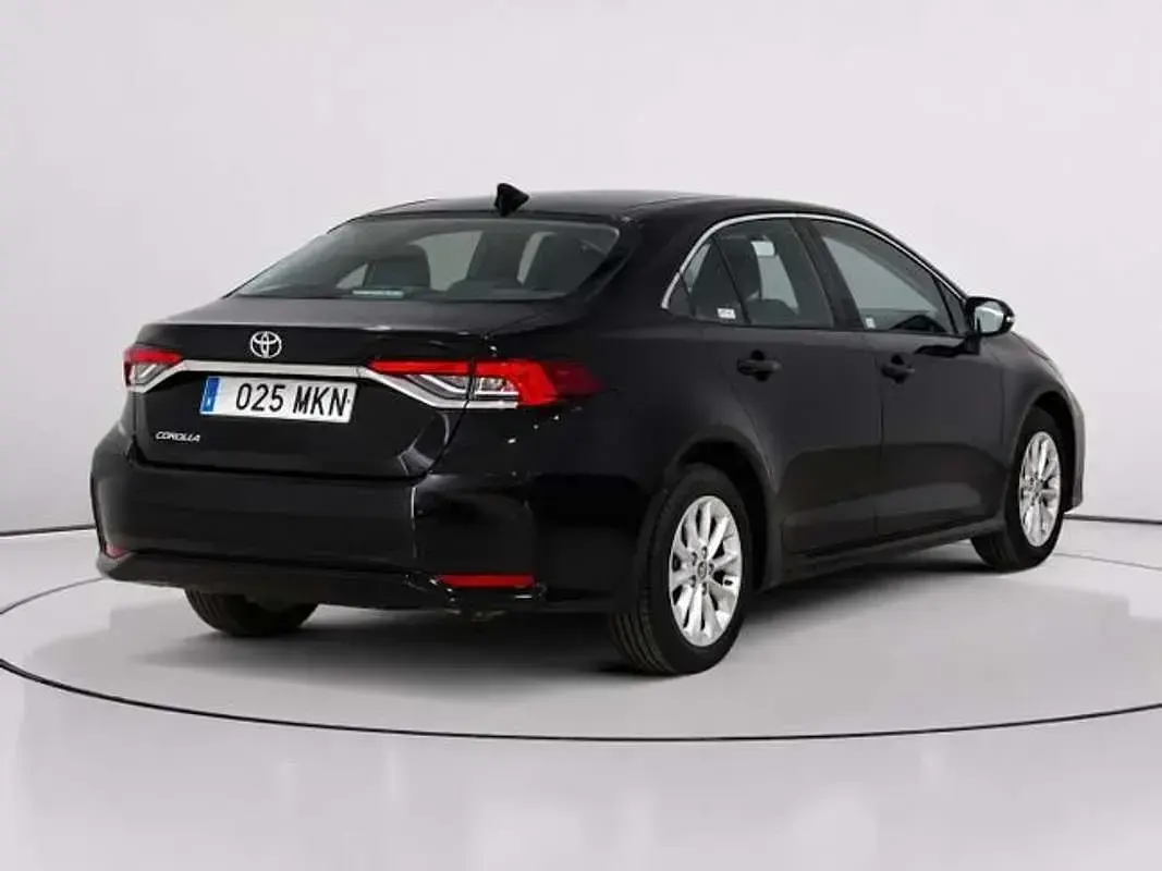 Usado Toyota Corolla 125 CV (91 kW) 2023 Blanco Berlina