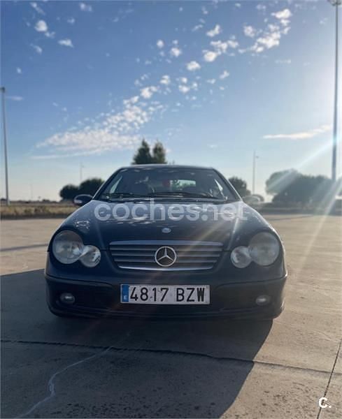 Negro Usado 2002 Mercedes C180 Berlina | 4900 € (Precio justo) - Imagen 1/1