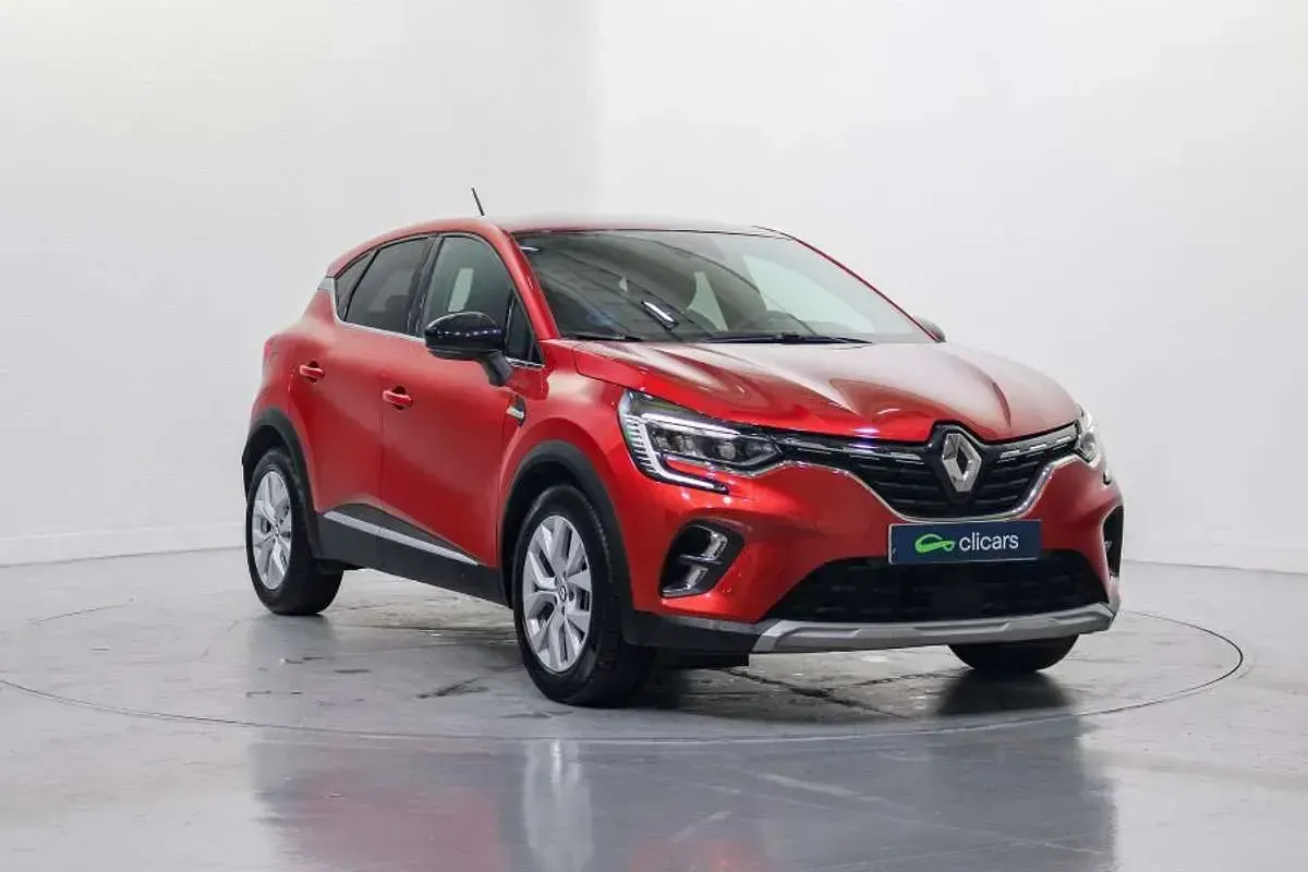 Usado Renault Captur Zen 159 HP (116 kW) 2022 Vermelho SUV