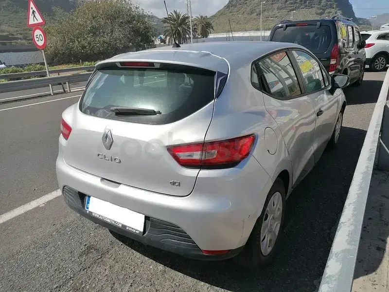 Usado Renault Clio IV LIMITED 75 CV (55 kW) 2016 Gris / plata Berlina