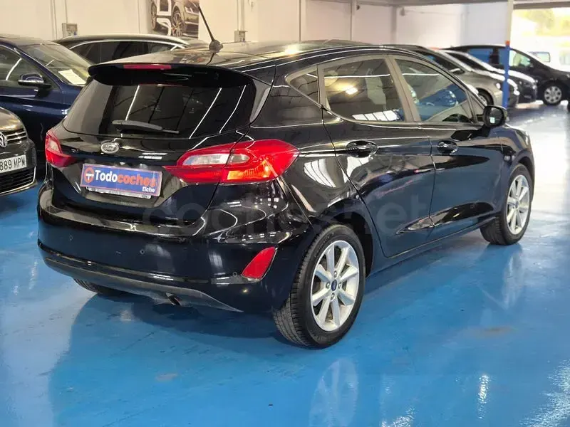 Usado Ford Fiesta Trend 85 CV (62 kW) 2019 Negro Utilitario