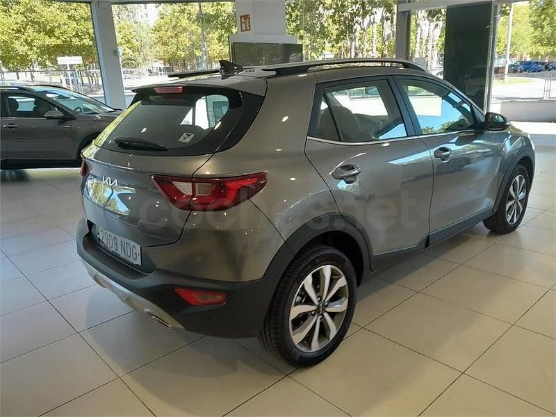 Nuevo Kia Stonic 79 CV (58 kW) 2025 Gris / plata SUV