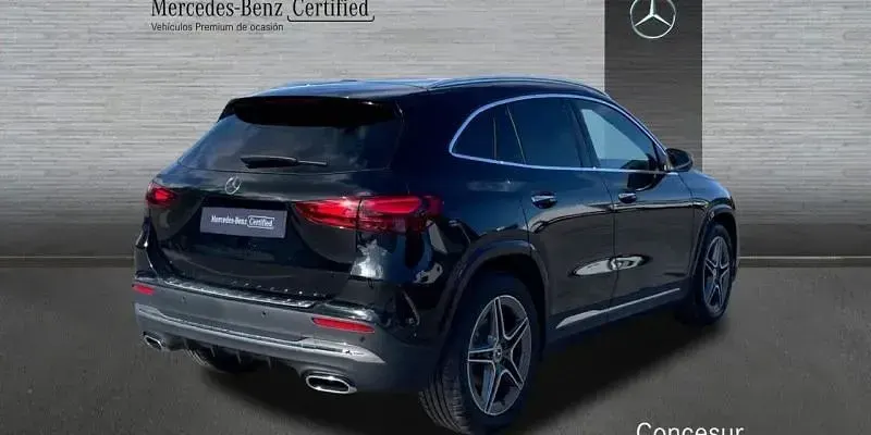 Usado Mercedes GLA200 150 CV (110 kW) 2025 Negro SUV