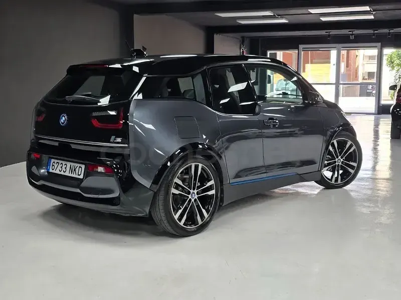 Usado BMW i3 Comfort Edition 184 CV (135 kW) 2018 Gris / plata Utilitario