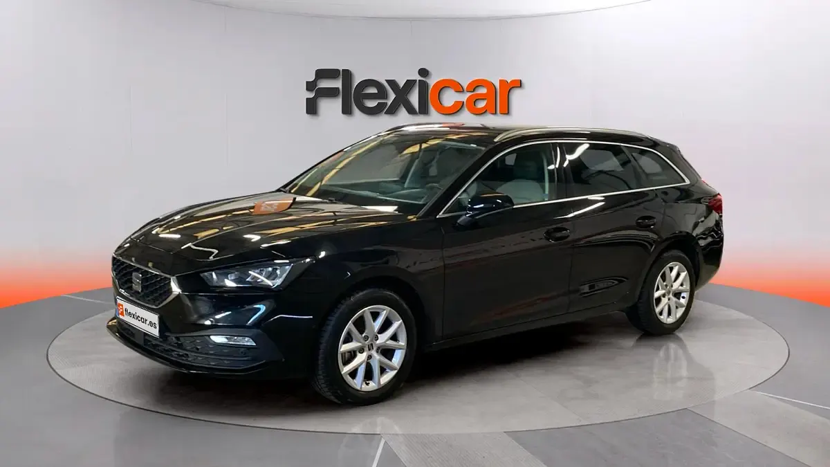 Usado Seat Leon FR 116 CV (85 kW) 2025 Negro Berlina