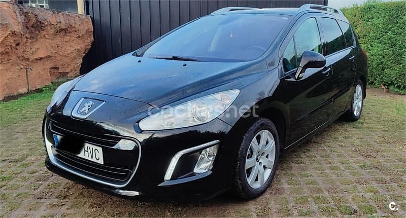 Usado Peugeot 308 SW Active 115 CV (84 kW) 2013 Negro Familiar