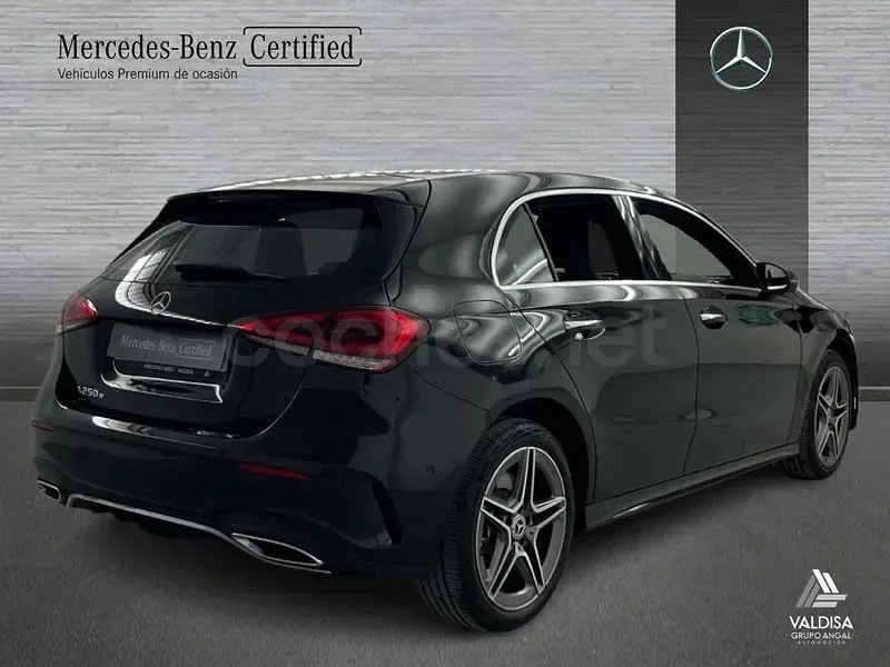 Usado Mercedes A250 218 CV (160 kW) 2022 Negro cosmos Berlina