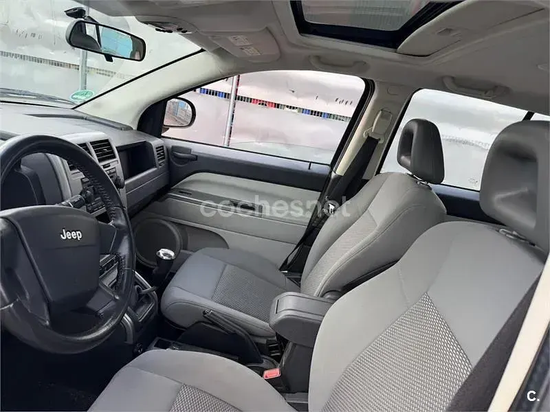 Usado Jeep Compass Limited 170 CV (125 kW) 2007 Gris / plata SUV