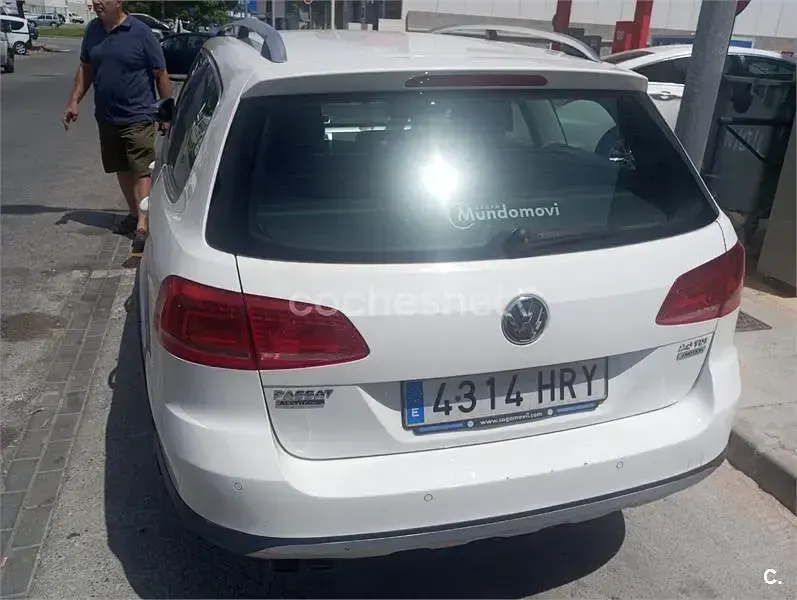 Usado VW Passat Alltrack 140 CV (102 kW) 2013 Blanco Familiar