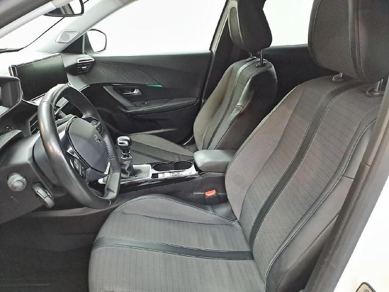 Usado Peugeot 2008 Allure 131 CV (96 kW) 2021 Blanco SUV