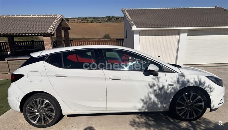 Usado Opel Astra Excellence 136 CV (100 kW) 2017 Blanco Berlina