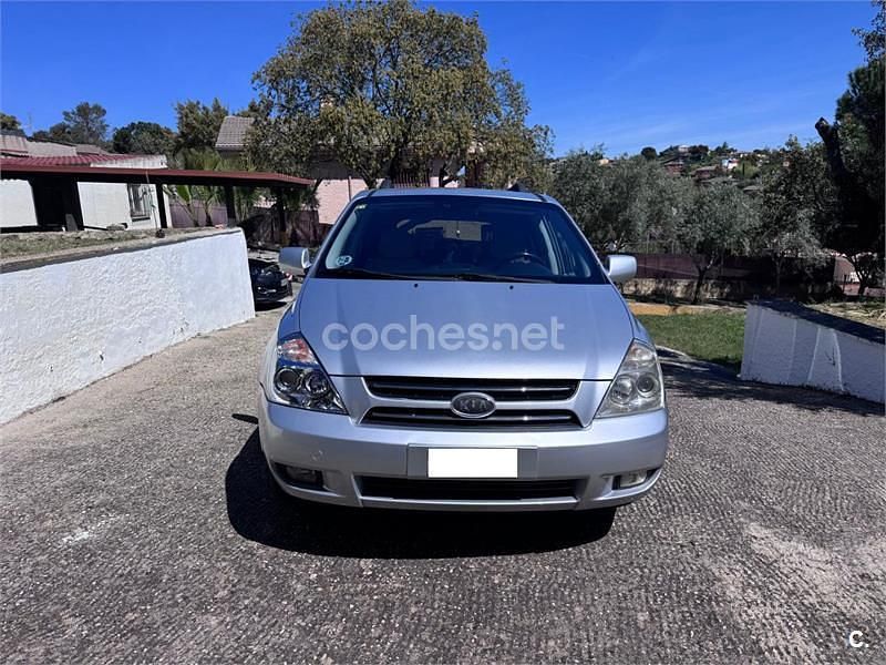 Usado Kia Carnival EX 185 CV (136 kW) 2006 Gris / plata Monovolumen