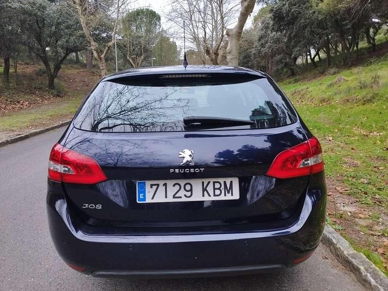 Käytetty Peugeot 308 Business-Line 120 HP (88 kW) 2017 Sininen Viistoperä