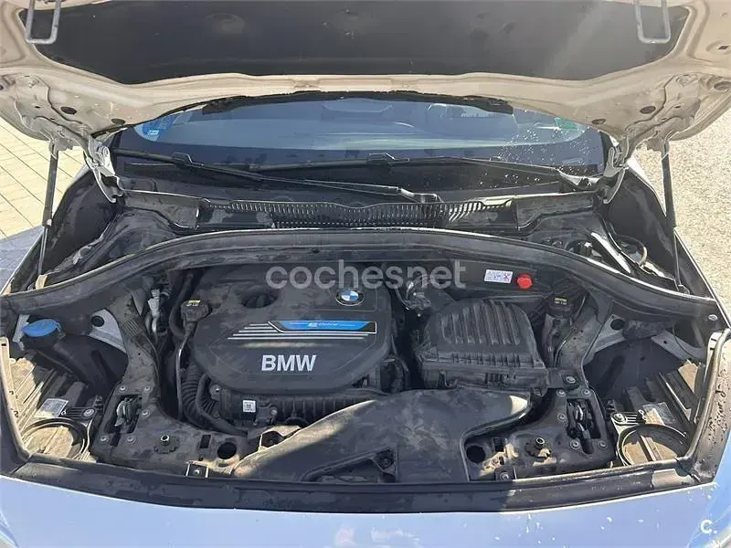 Usado BMW 225 Active Tourer iPerformance 224 CV (164 kW) 2017 Blanco Monovolumen