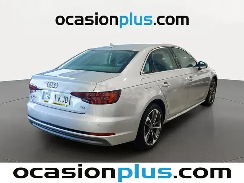 Usado Audi A4 S-Line 150 CV (110 kW) 2018 Gris / plata Berlina