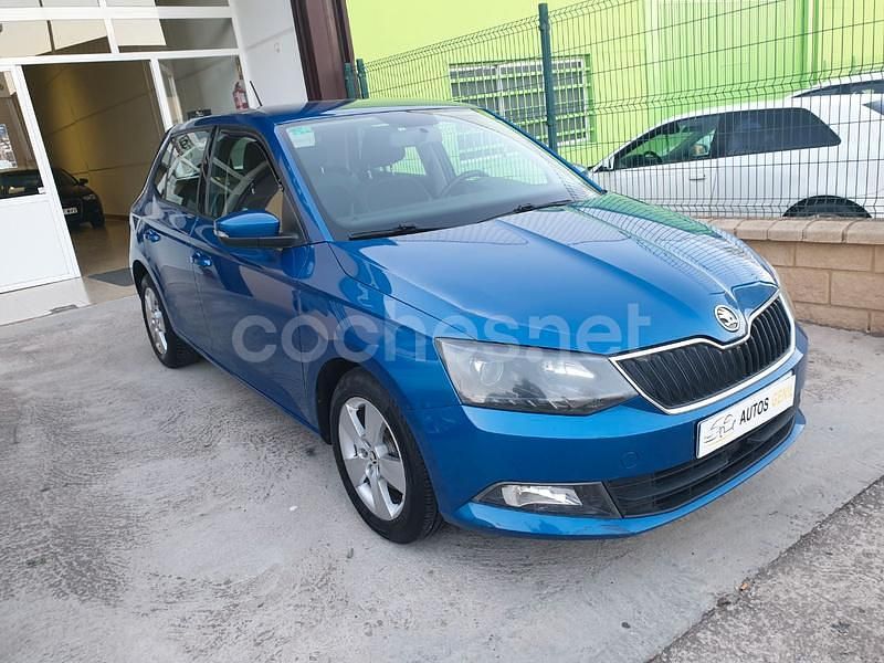 Azul Usado 2016 Skoda Fabia Style Berlina | 6900 € (Precio justo) - Imagen 1/4