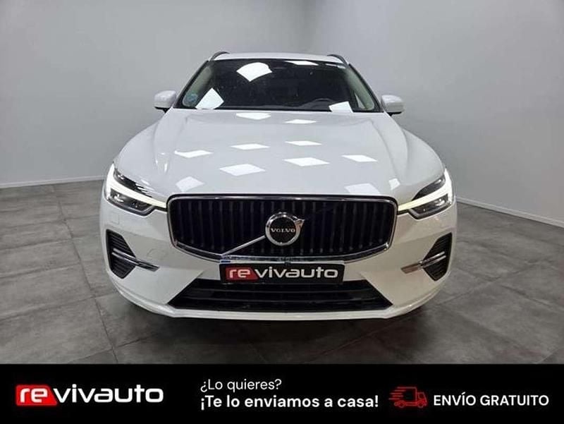 Begagnad Volvo XC60 Core 197 HK (144 kW) 2023 Vit SUV