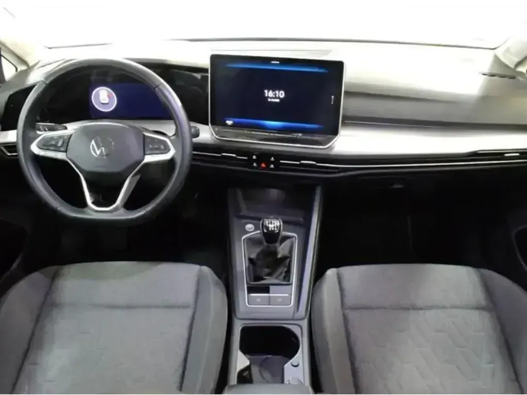 Usado VW Golf VIII 115 CV (84 kW) 2025 Negro Berlina