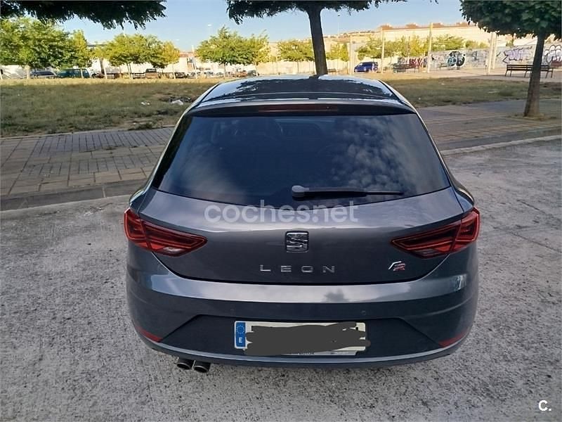 Usado Seat Leon FR 150 CV (110 kW) 2017 Gris / plata Berlina