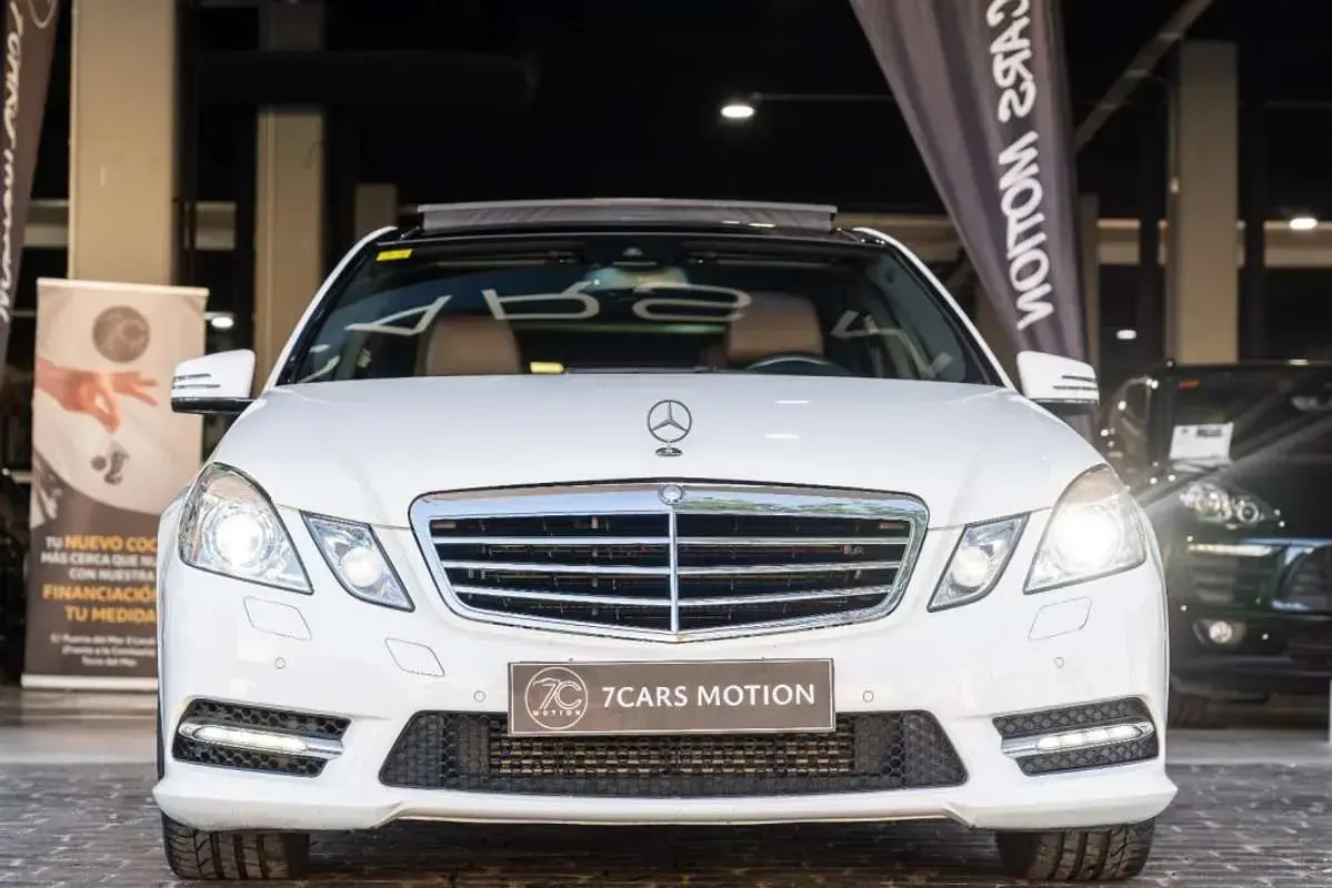 Usado Mercedes E220 Avantgarde 170 CV (125 kW) 2012 Blanco Berlina