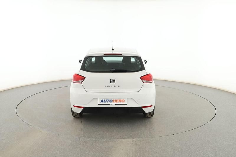 Usado Seat Ibiza Reference 80 CV (58 kW) 2019 Blanco Berlina