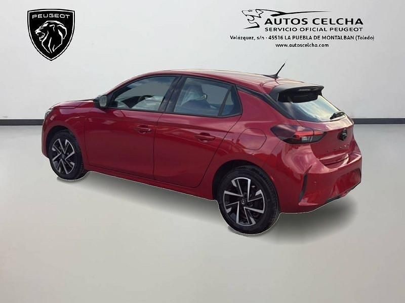 Usado Opel Corsa 100 CV (73 kW) 2024 Rojo Utilitario