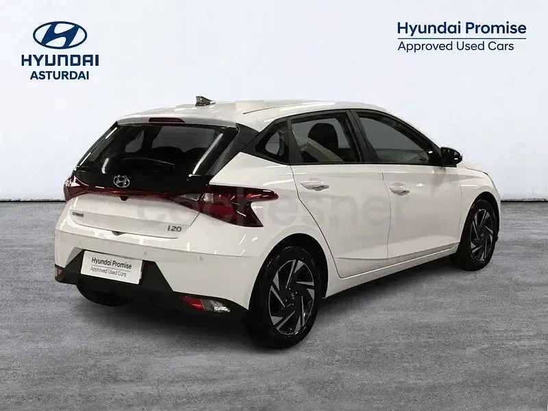 Usado Hyundai i20 84 CV (61 kW) 2023 Blanco Utilitario