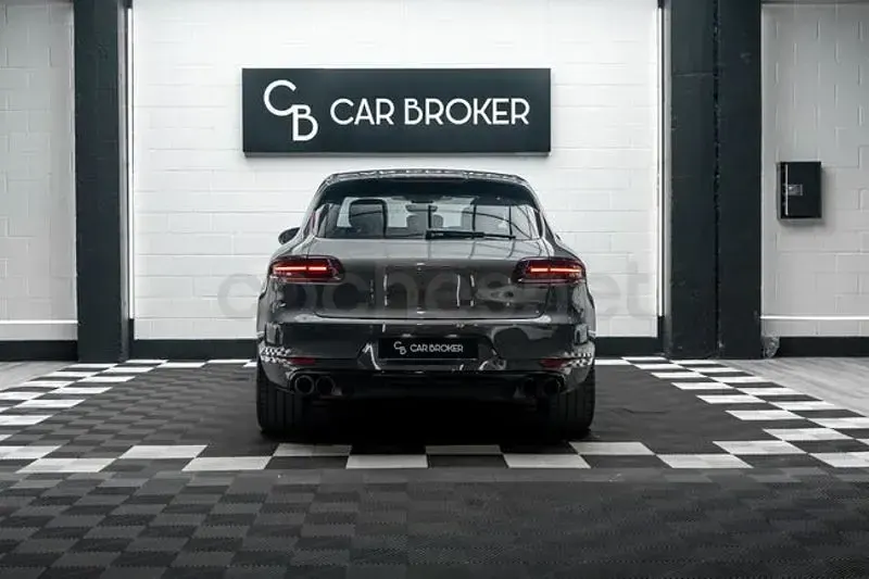 Usado Porsche Macan Turbo Performance Package 440 CV (323 kW) 2018 Gris / plata SUV