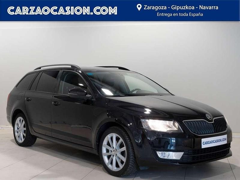 Negro Usado 2014 Skoda Octavia Elegance Utilitario | 9495 € (Precio justo) - Imagen 1/4