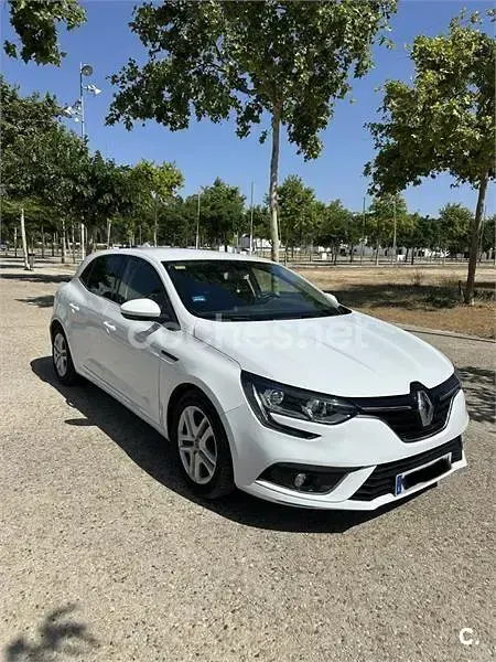 Usado Renault Mégane IV Life 90 CV (66 kW) 2016 Blanco Berlina