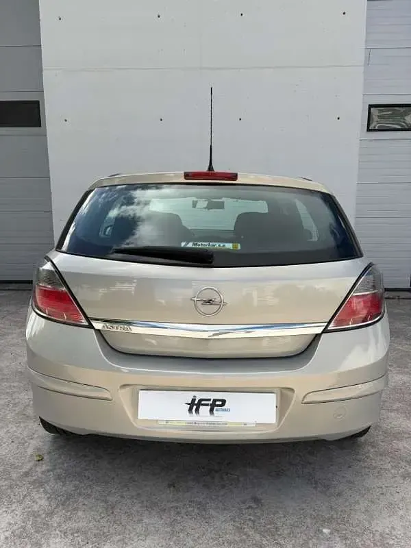 Usado Opel Astra Energy 116 CV (85 kW) 2009 Beige Utilitario