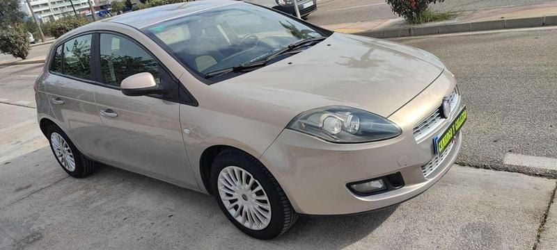 Usado Fiat Bravo Dynamic 105 CV (77 kW) 2010 Beige Utilitario