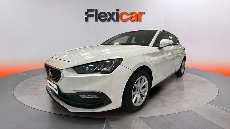 Usado Seat Leon Style 115 CV (84 kW) 2021 Blanco Berlina