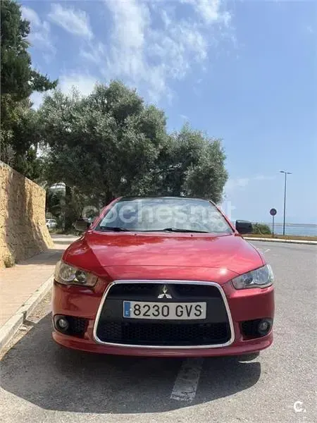 Usado Mitsubishi Lancer Sportback Invite 109 CV (80 kW) 2010 Rojo Berlina