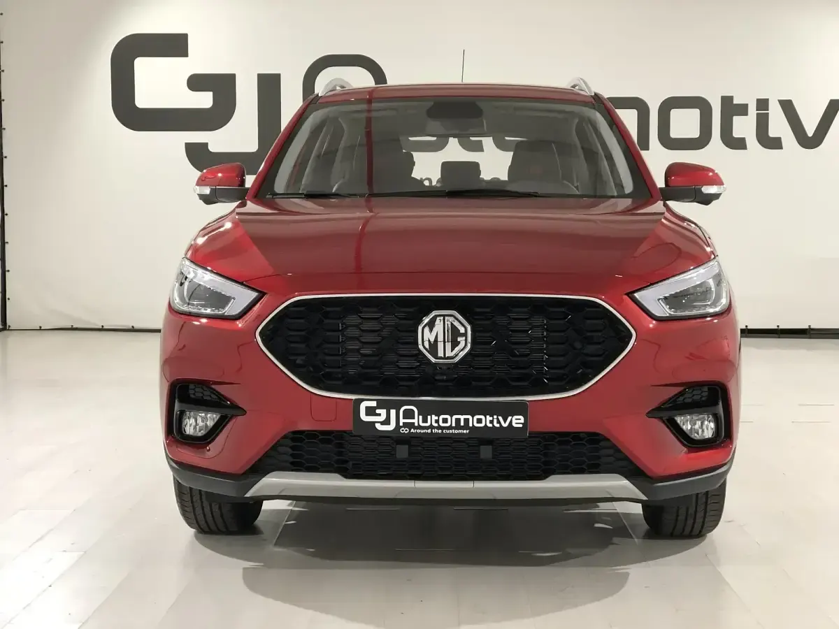 Usado MG ZS Luxury 106 CV (77 kW) 2023 Rojo Berlina