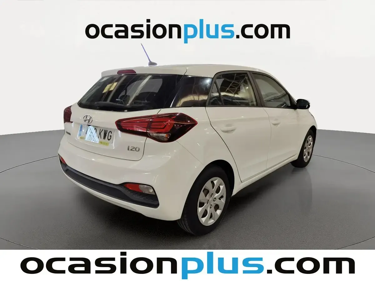 Usado Hyundai i20 75 CV (55 kW) 2019 Blanco Utilitario