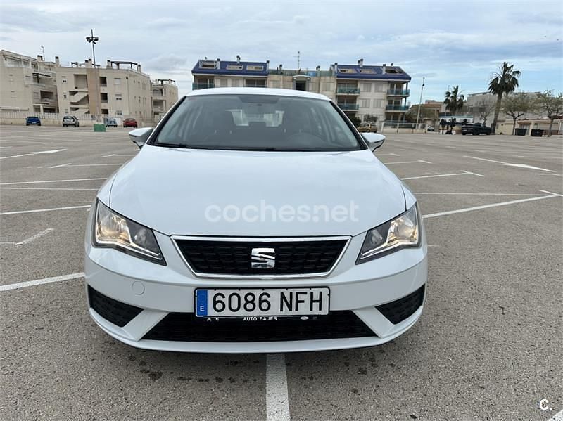 Usado Seat Leon ST Style 110 CV (80 kW) 2018 Blanco Familiar