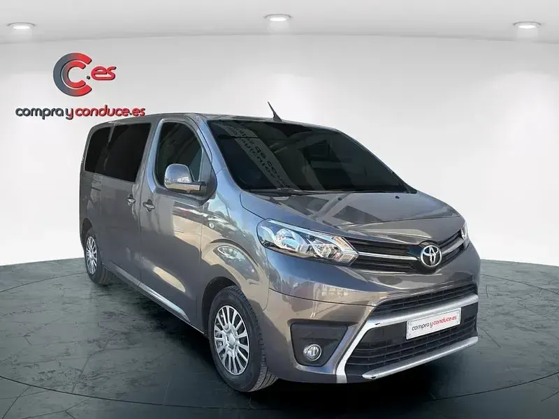 Usado Toyota Proace Verso 116 CV (85 kW) 2018 Gris / plata Familiar