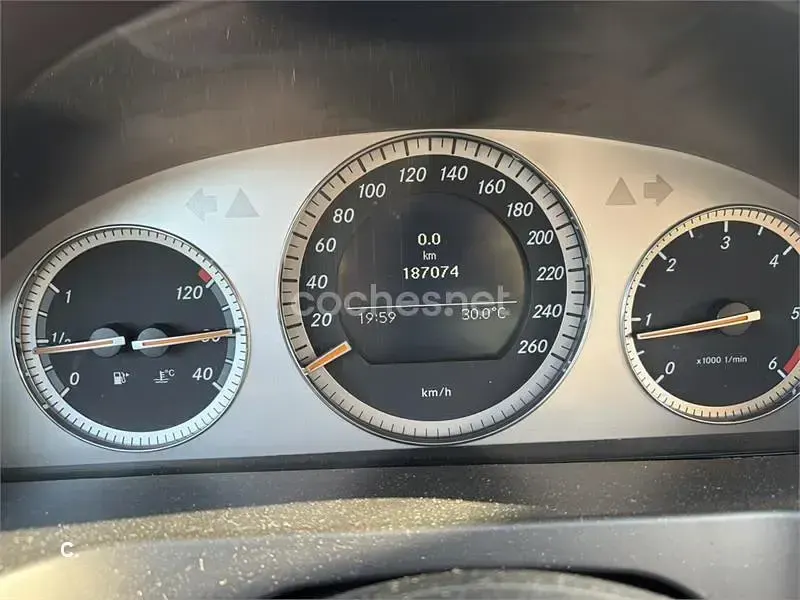 Usado Mercedes C220 Avantgarde 170 CV (125 kW) 2007 Blanco Familiar