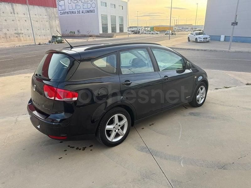 Usado Seat Altea XL Reference 105 CV (77 kW) 2013 Negro Monovolumen