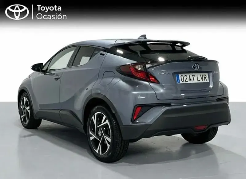 Usado Toyota C-HR Advance 122 CV (89 kW) 2021 Gris / plata SUV