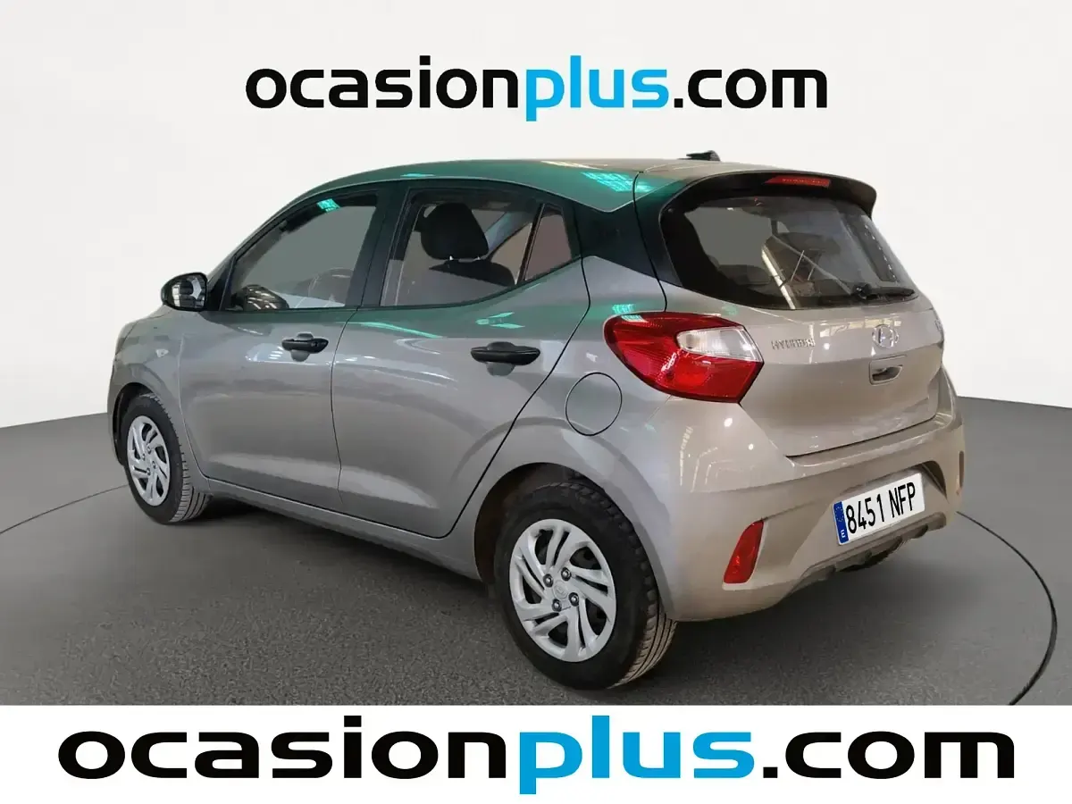 Usado Hyundai i10 67 CV (49 kW) 2022 Gris / plata Utilitario