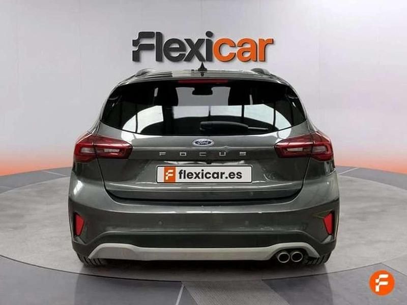 Usado Ford Focus Active 155 CV (114 kW) 2024 Gris Berlina