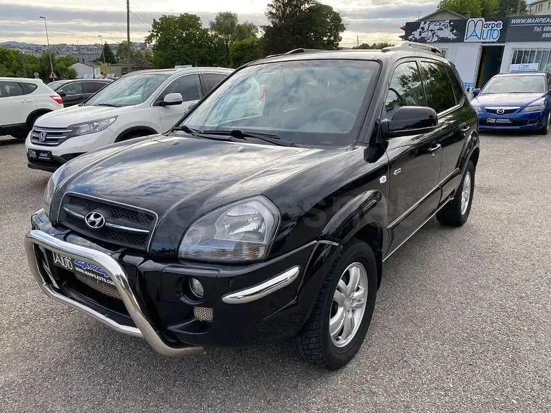 Usado Hyundai Tucson Style 112 CV (82 kW) 2005 Negro SUV